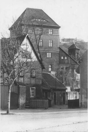 Cossebaude (Dresden-Cossebaude), Talstraße 7 a. Steinernes Haus (Wohnhaus mit Kapelle). Straßenansicht