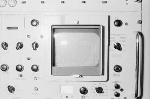 Totenkopf: Mess- und Testgeräte auf dem Fernsehsender