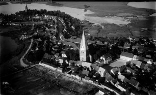 Röbel (b. Waren) a. Müritz-See, Nicolaikirche und Markt