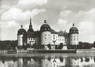 Moritzburg. Jagdschloss. Blick von Südwesten