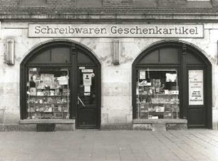 Dresden-Löbtau. Wohn-und Geschäftshaus, Otto-Franke-Straße 2/Ecke Kesselsdorfer Straße, um 1900. Schreibwarenladen (Kesselsdorfer Straße)