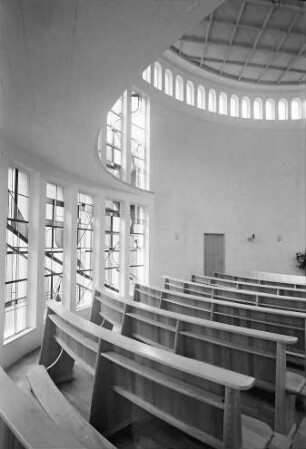 Waldkirch: Innenraum der Klinikkirche des Kreiskrankenhaus Waldkirch; in drei Teilen