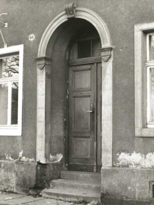Dresden-Neustadt, Bischofsweg 66. Wohnhaus. Portal
