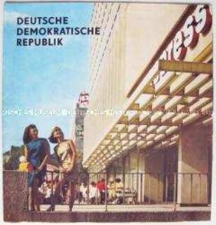 Reich bebildertes Leporello zu den sozialen und kulturellen Leistungen DDR in den ersten 20 Jahren ihres Bestehens