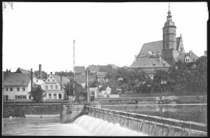 Penig. Muldenwehr und Kirche