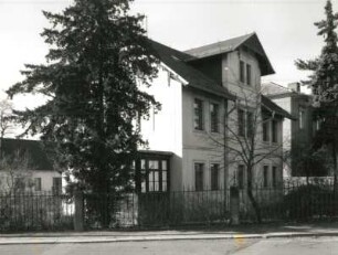 Radebeul. Wohnhaus, Gohliser Straße 2 (um 1895). Straßenansicht