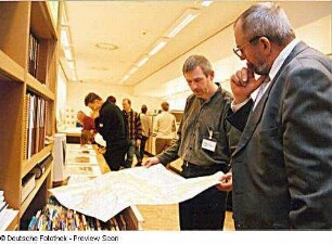 Besucher im Kartenleseraum (Ebene -2)