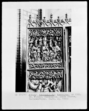 Schauseite (zweite); Linker Altarflügel: Marienkrönung