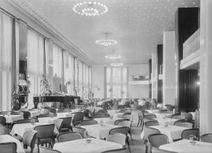 Dresden, Altmarkt, Café Prag, Innenansicht