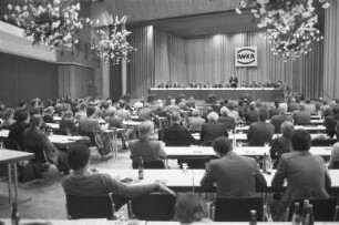 Industriewerke Karlsruhe Augsburg IWKA. Außerordentliche Hauptversammlung in der Badnerlandhalle zwecks Billigung eines Kapitalschnitts