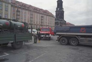 Dresden-Altstadt, Altmarkt. Ansicht mit Einsatzfahrzeugen