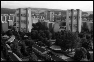 Bern, Bethlehem: Bebauung Hochhäuser und Reihenhäuser mit Garten, von Wohnung Theile