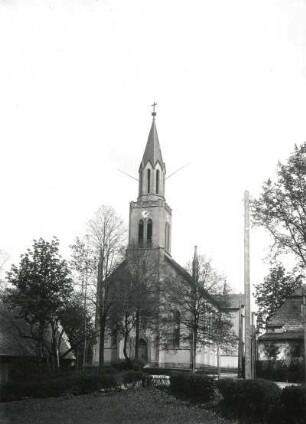 Chemnitz-Rabenstein. Dorfkirche Niederrabenstein (Kirche Sankt Georg). Ansicht von Südwesten