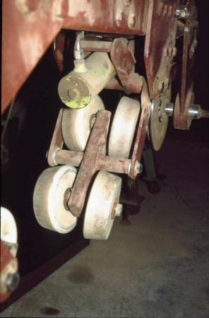 Fotografie: Antriebs- und Anbausystem, Gummiraupenlaufwerk