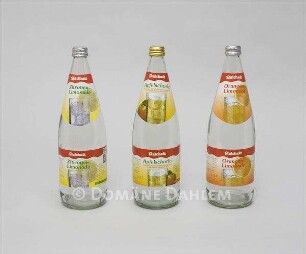 Drei Flaschen für Limonade und Apfelschorle