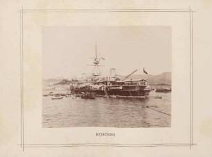 Kriegsschiff "Morosini" im Hafen von Genua