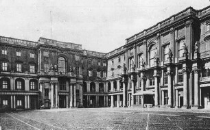Berlin, Schloss, Schlüterhof, 1945 ausgebrannt, Ruine 1950/51 gesprengt. Andreas Schlüter
