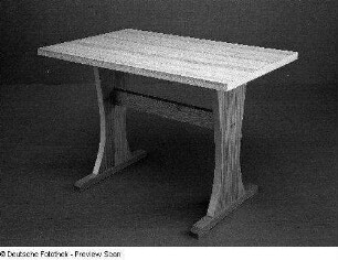 Eßtisch : Leipzig. Leipziger Herbstmesse, 1983. Eßtisch. Holz, folienbeschichtet in Kiefernholzoptik (1983; Spezialgenossenschaft Freiberg)