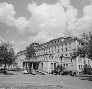 Dresden-Johannstadt. Medizinische Akademie "Carl Gustav Carus" (heute Universitätsklinikum), Chirurgische Klinik (1952-1955; H. Mersiowsky, G. Wild)