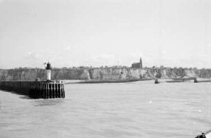 Dieppe: Leuchtturm und Hafeneinfahrt