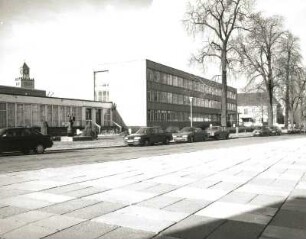 Dresden-Strehlen, August-Bebel-Straße. TU Dresden, Institutsgebäude für Kunst-und Musikwissenschaften (um 1975). Straßenansicht von Ost