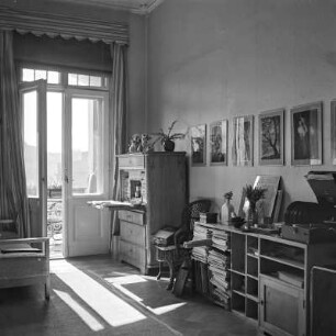 Raum in Karl Theodor Gremmlers Atelierwohnung am Kurfürstendamm