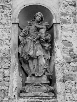 Nischenfigur der Heiligen Madonna