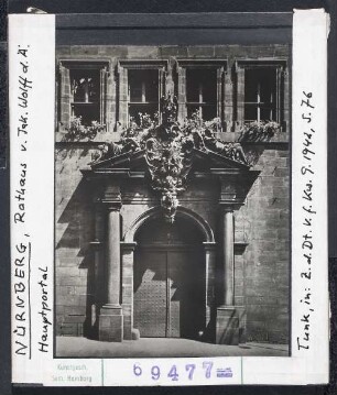 Nürnberg: Rathaus, Hauptportal