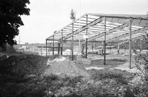 Bau einer Tennishalle auf dem Gelände des Postsportvereins an der Ettlinger Allee.