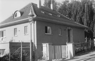 Villa : Blick auf eine Villa, vermutlich in Neuffen