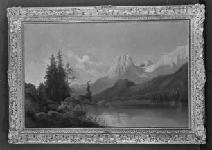 Abendstimmung am Gebirgssee