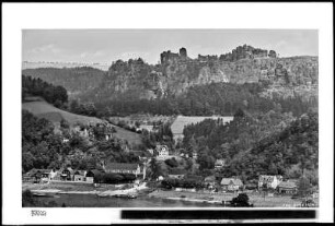 Kurort Rathen an der Elbe mit Lokomotive-Felsen