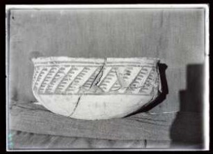 Prähistorische Keramik: Schale (Samarra Grabungsnummer 144)