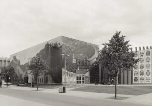 Hannover. Weltausstellung. Chinesischer Pavillon (1995/2000; GVI mbH Hannover). Ansicht mit Haupteingang