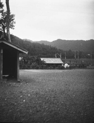 Bauten an einer Bahnstation im Norden Hokkaidos