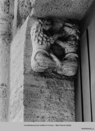 Westportal : Oberer Portalabschluss