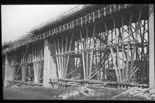 Aichelbergviadukt: Pfeiler und Lehrgerüste