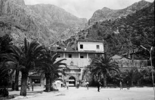 Kotor, Cattaro: Stadttor vom Hafenplatz