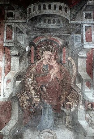 Thronende Madonna im Strahlenkranz
