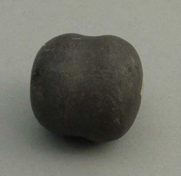 Stone bola