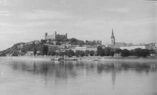 Pressburg / Bratislava Ansicht von Bratislava, Blick über die Donau