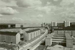 Dresden. Blick vom Hochhaus Kurt-Schlosser-Straße nach Osten zu den Neubauten auf der Prager Straße