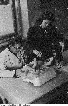 Säuglingsgymnastik, Februar 1950