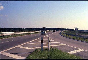 Ausfahrt aus Kreisel Nord (Heilbronn Richtung Hockenheim) zu Hauptfahrbahn West der B36 (Schwetzingen Richtung Hockenheim)