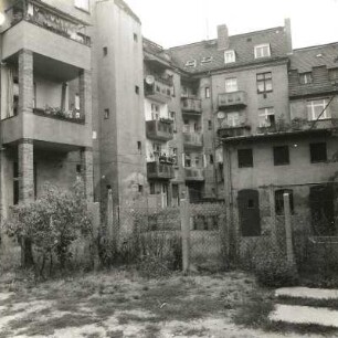 Cottbus, Karlstraße 95/94/Ecke Deffkestraße. Wohnhäuser (E. 19. Jh., Nr. 95). Hofansicht