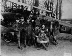 Manfred von Richthofen mit seiner Jagdstaffel 11