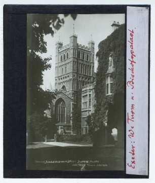 Exeter, Kathedrale St. Peter : Westlicher Turm und Bischofspalast
