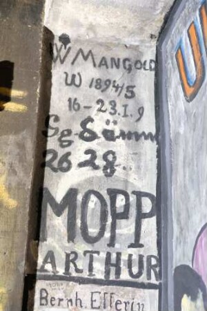 Raum 208 Westwand 2.OG Nische 01