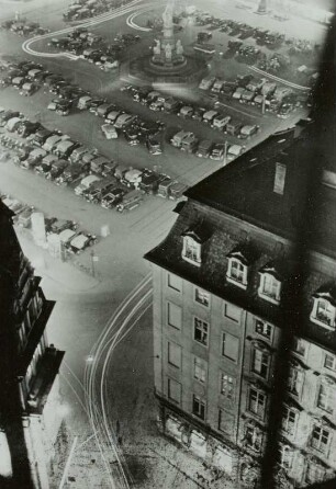 Altmarkt bei Nacht : Dresden, Blick vom Turm der Kreuzkirche auf den Altmarkt bei Nacht in Richtung Nordwesten