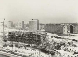 Baustelle "Prager Straße" : Dresden, Baustelle "Prager Straße", Blick vom Hotel Excelsior, Sidonienstraße, nach Nordosten mit Studentenhochhäusern an der Christianstraße